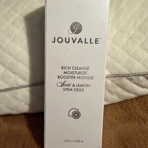 Jouvalle Rich Cleanse Moisturize Booster Mousse - White